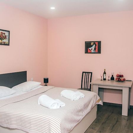 Red Hotel Тбілісі Екстер'єр фото