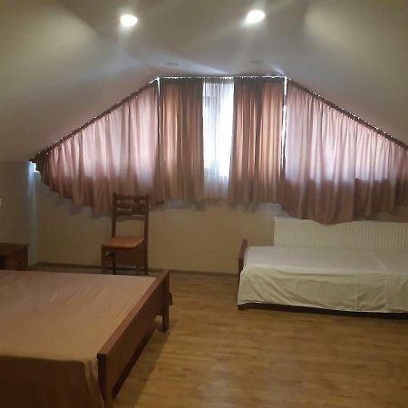 Red Hotel Тбілісі Екстер'єр фото