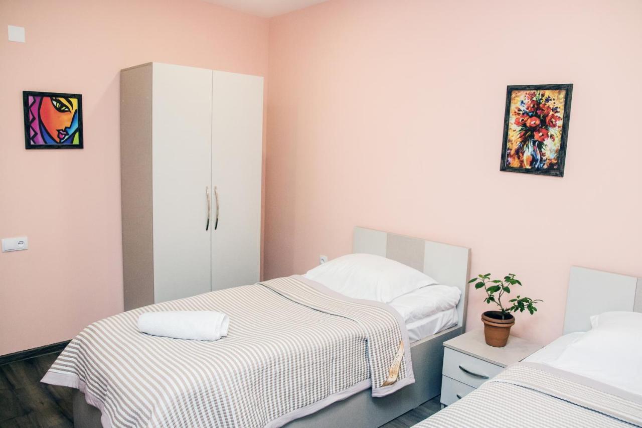 Red Hotel Тбілісі Екстер'єр фото