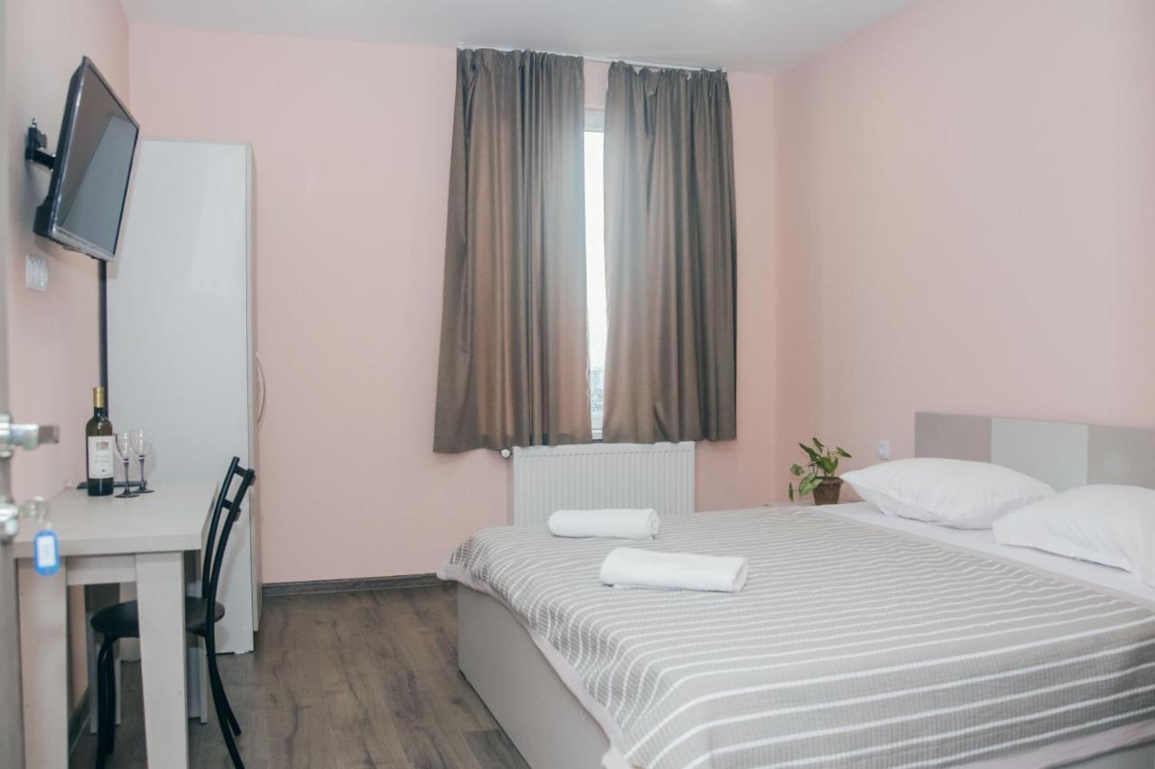 Red Hotel Тбілісі Екстер'єр фото