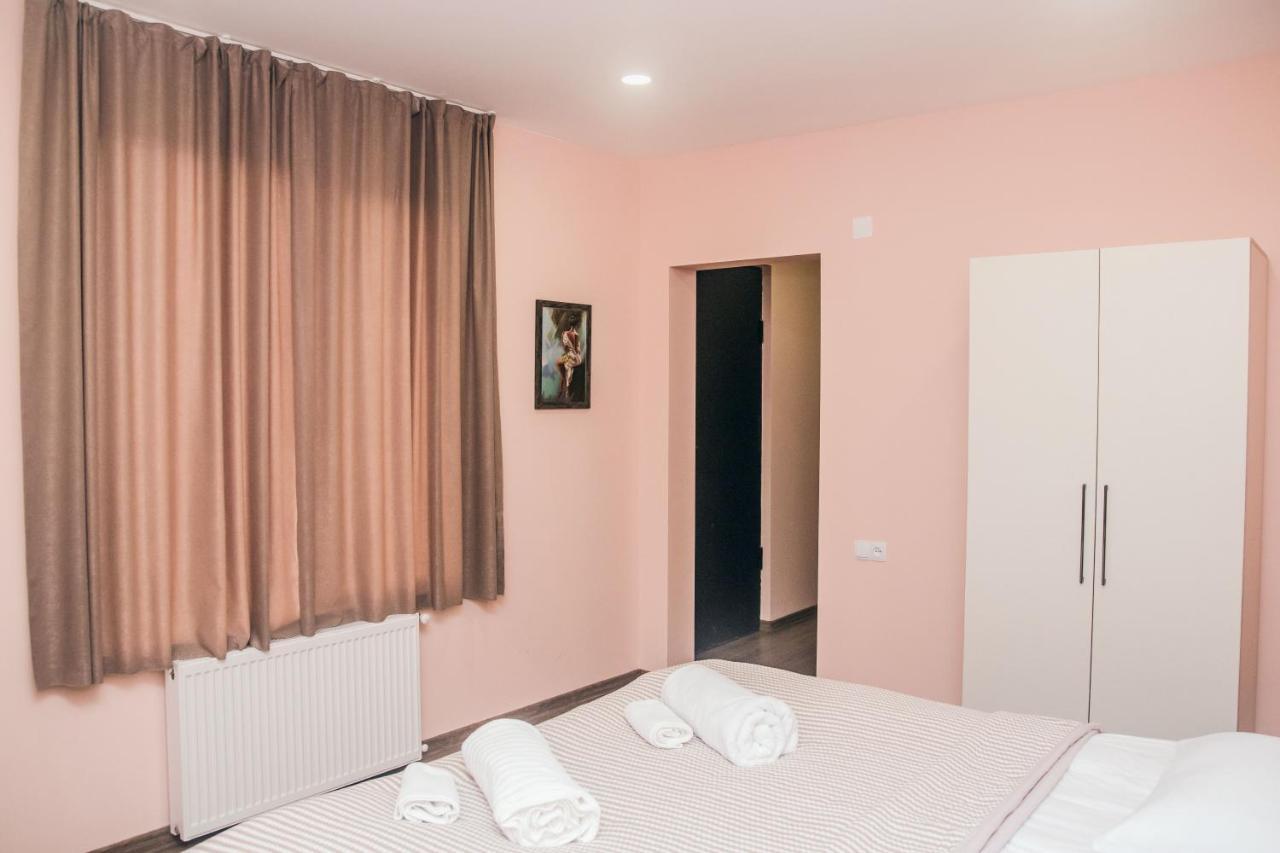 Red Hotel Тбілісі Екстер'єр фото