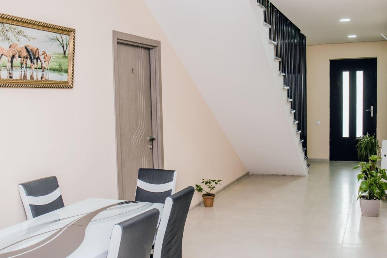 Red Hotel Тбілісі Екстер'єр фото
