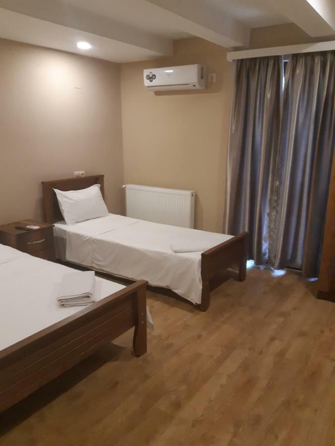 Red Hotel Тбілісі Екстер'єр фото
