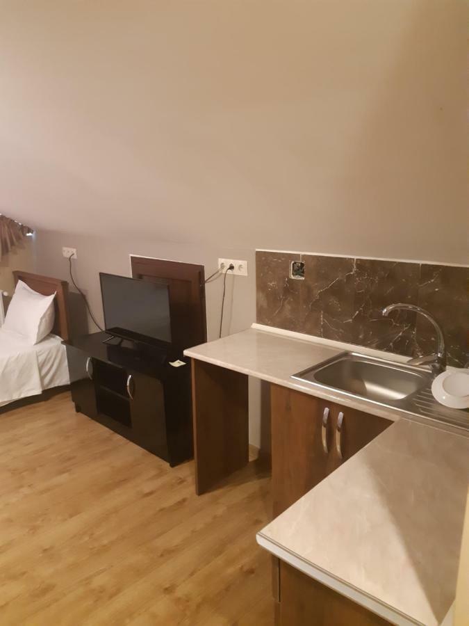 Red Hotel Тбілісі Екстер'єр фото