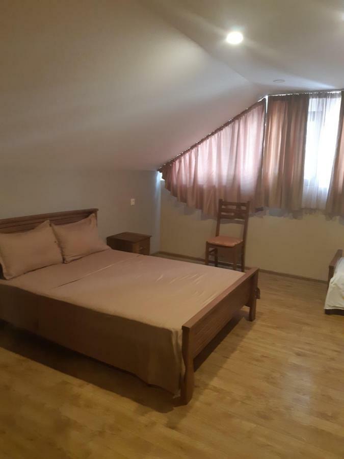 Red Hotel Тбілісі Екстер'єр фото
