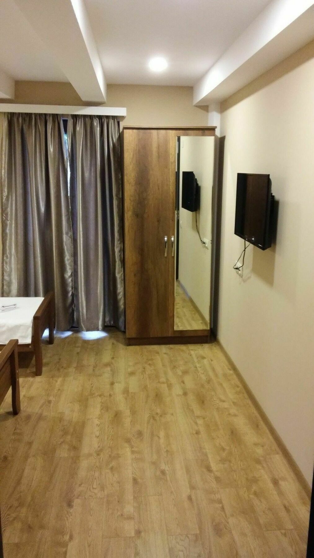 Red Hotel Тбілісі Екстер'єр фото