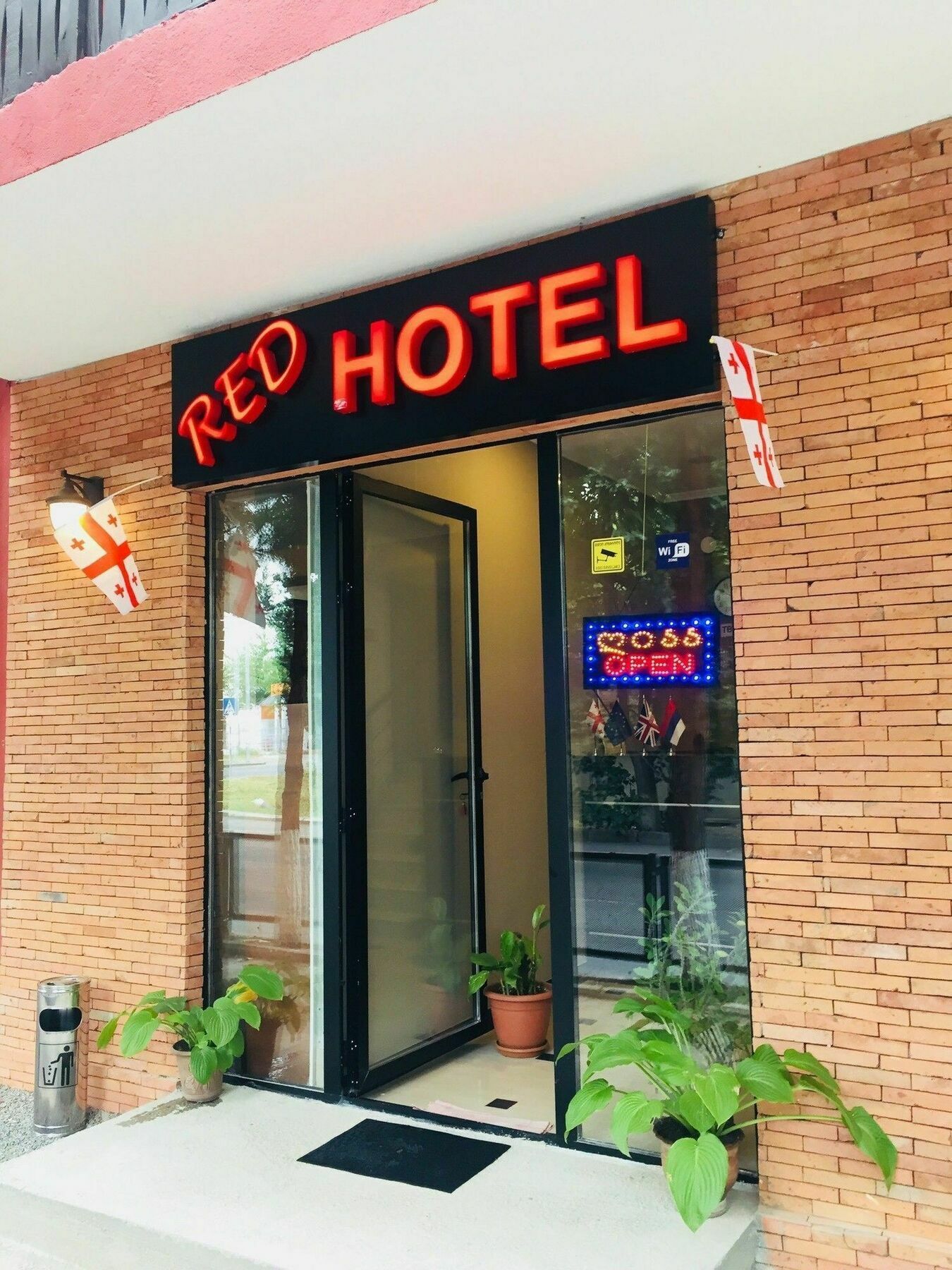 Red Hotel Тбілісі Екстер'єр фото